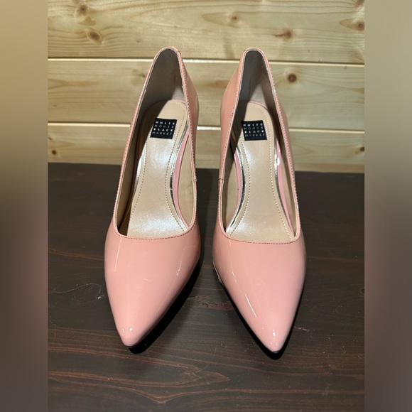 Brand NWOT White House Black Market pink patent leather pumps size 6